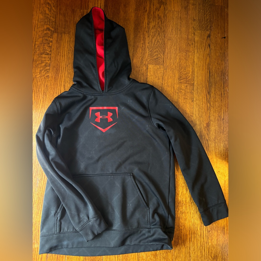 Boys Under Armour hoodie size youth medium